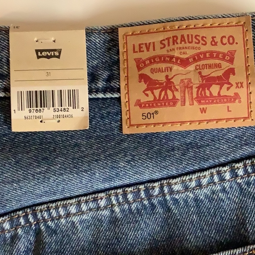 Levi's Size 31 Blue 501 High Rise, Fitted Through The Hip Distressed Shorts. - Picture 6 of 7